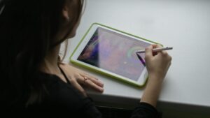 designer using free software